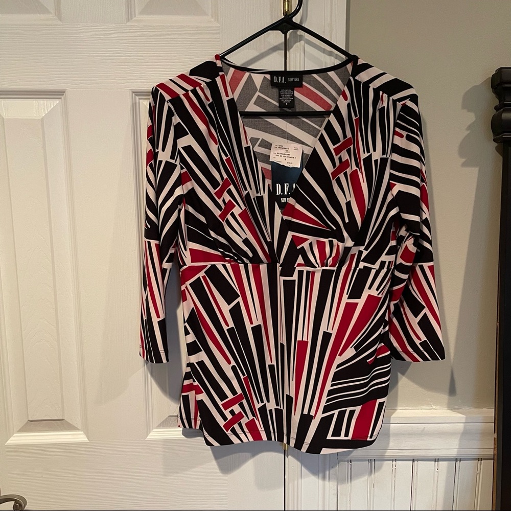 NWT - vintage DFA pullover 3/4 sleeve geometric top. Small